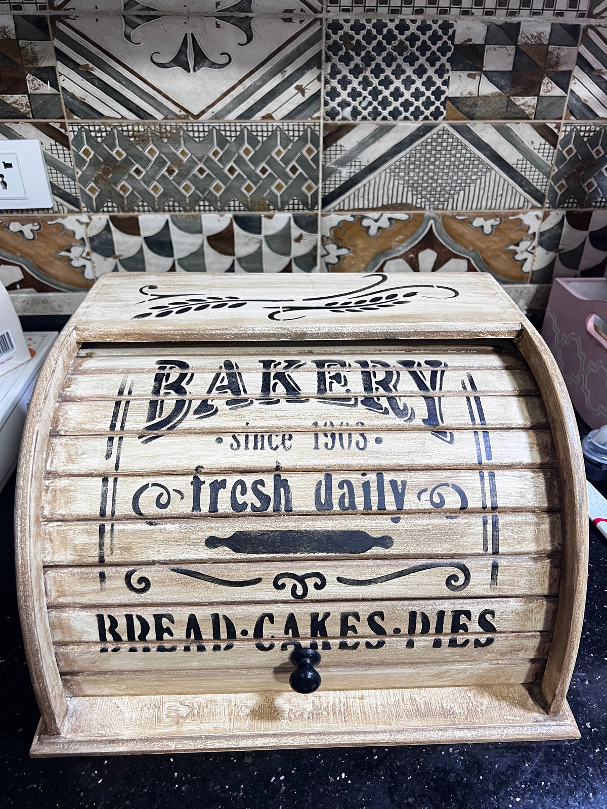 FRENCH BREAD BOX | عَيَّاشَة فَرَنْسِيَّه